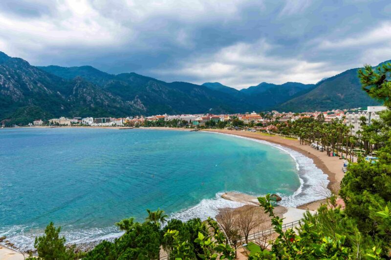 Blick auf den Strand von Icmeler in der Stadt Marmaris