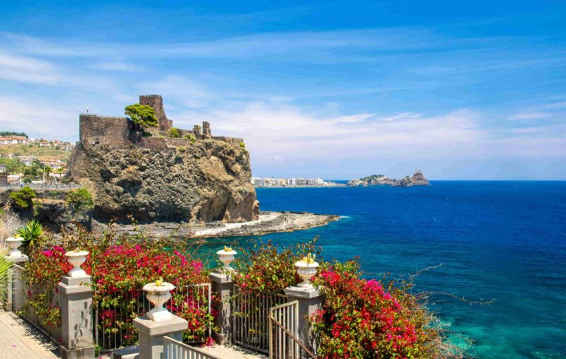 Normannische mittelalterliche Burg Aci Castello, Catania, Sizilien