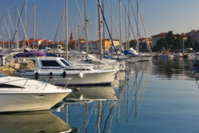 Campingplätze an Marinas oder Yachthäfen