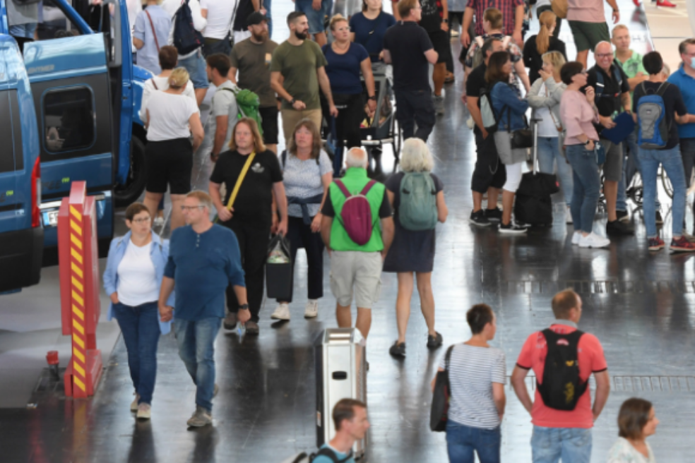 CMT 2025 in Stuttgart startet Familien und Selbstausbau im Fokus PiNCAMP Magazin