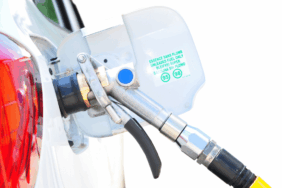 Wichtige Änderung für Camper: Wann ihr eure Gasflasche an der Tankstelle auffüllen dürft