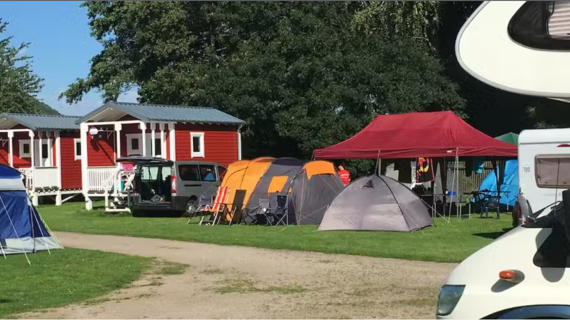 Campingplatz mit Glolfplatz - Camping Drei Gleichen