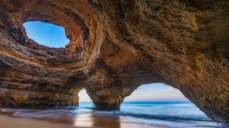 das sind die 10 beeindruckendsten höhlen in europa portugal