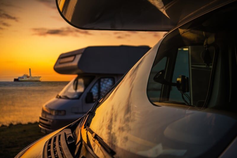 Wohnmobil am Hafen