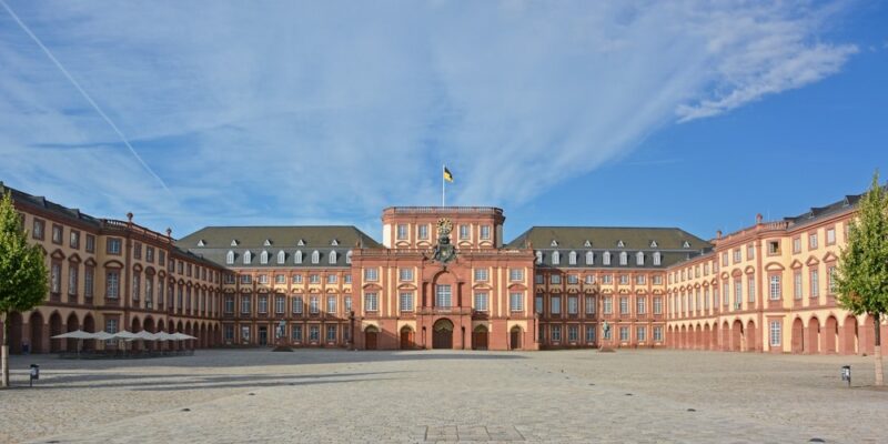 Schloss Mannheim, Ehrenhof