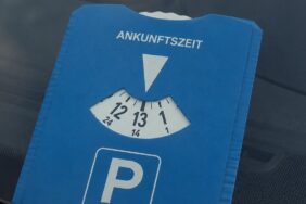 Parkscheibe richtig einstellen: So vermeidet ihr 40 Euro Bußgeld