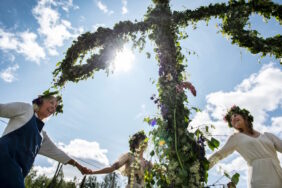 Midsommar 2026 feiern: Das schwedische Fest in Deutschland