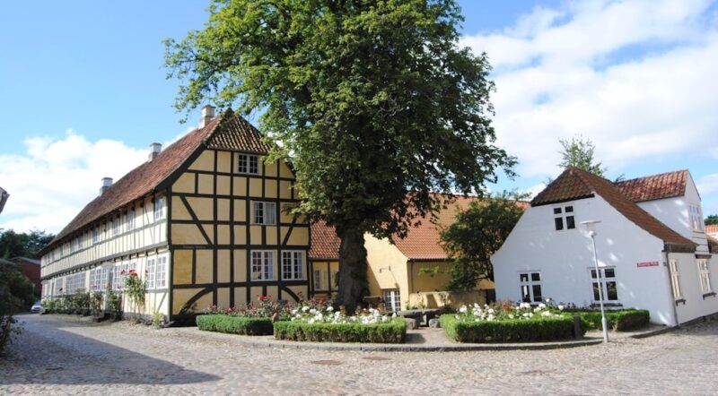 Mariager,-Himmerigsplads,-museet,-Torvet,-Himmerland,-@Destination-Himmerland