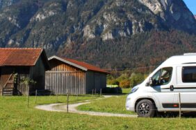Bayern mit dem Wohnmobil: Die Alpen immer im Blick